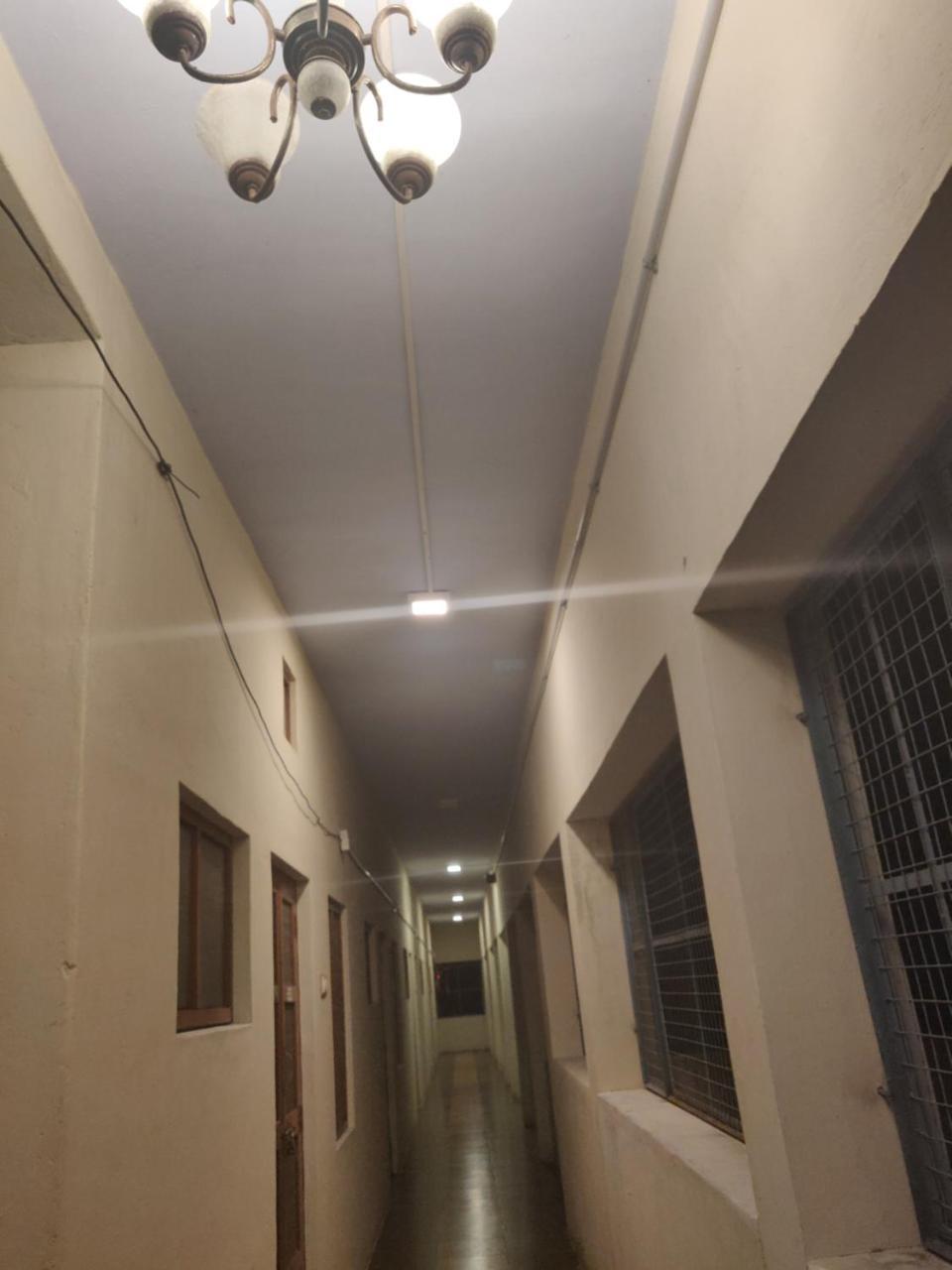 Отель Srb Residency Тируваннамалай Экстерьер фото